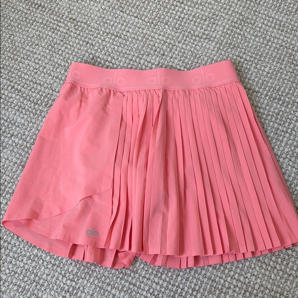 Brand new Peach colored, ALO SKIRT!!! Never worn